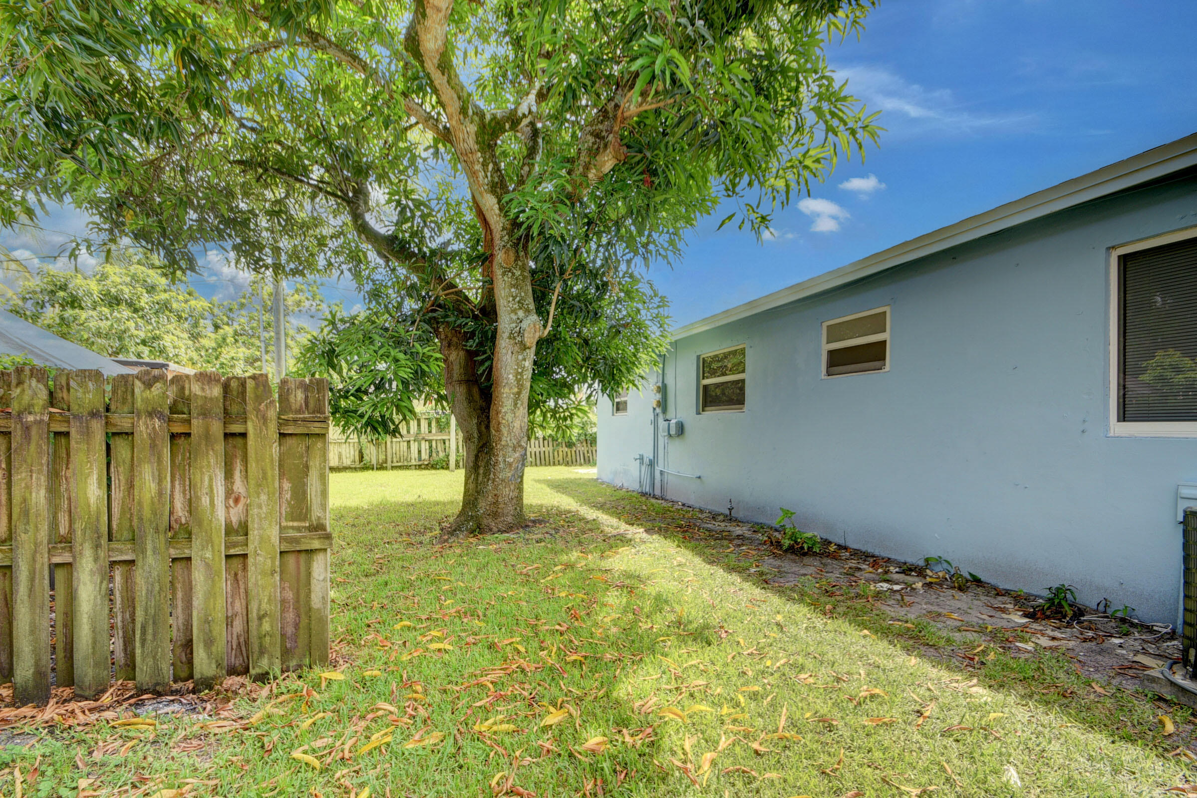 4258 Coconut Road Lake Worth, FL 33461 - Photo 36 of 50 35_duplex (35)
