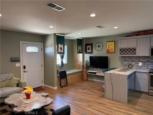 $2,500 | 18421 East Cypress Street, Covina, CA 91723