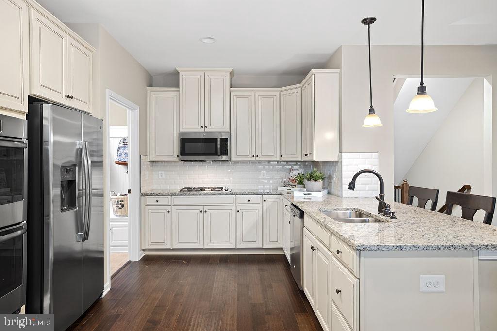 18040 Red Mulberry Road Dumfries, VA 22026 - Photo 6 of 46 KITCHEN