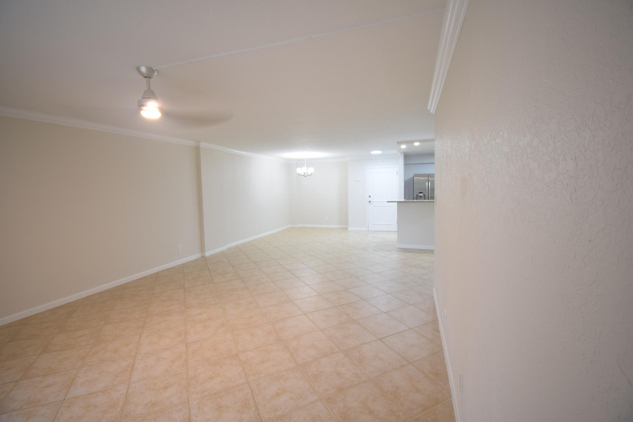 1000 Spanish River Road, Unit 2K Boca Raton, FL 33432 - Photo 23 of 26 a view of a hallway with an empty space