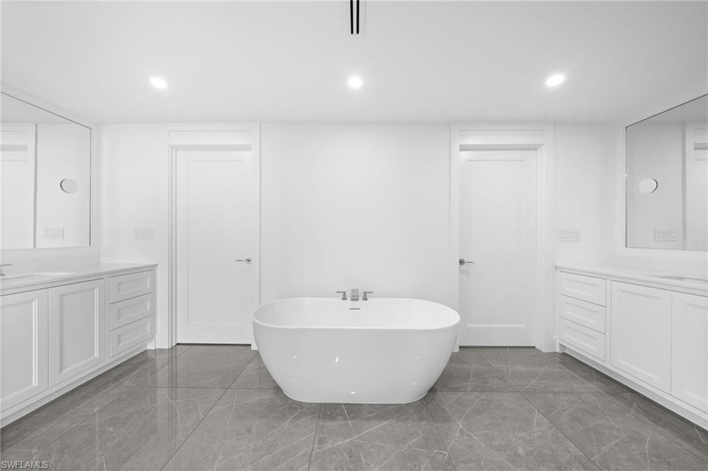 13945 Old Coast Road, Unit 504 Naples, FL 34110 - Photo 17 of 35 Gallery Image 17