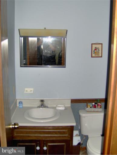1163 Gayman Road Chambersburg, PA 17202 - Photo 6 of 12 Bath (Master)
