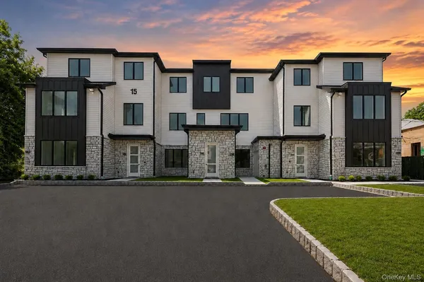 $899,000 | 15 Calvert Drive, Unit 113, Monsey, NY 10952
