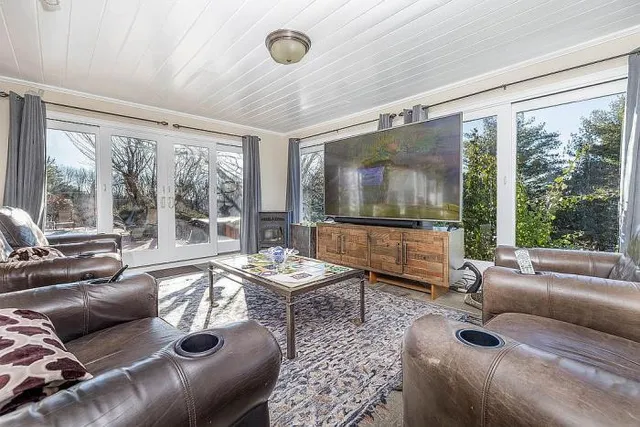 $2,150,000 | 239 Good Hill Road, Roxbury, CT 06783