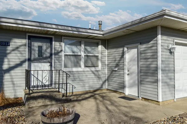 $184,900 | 1017 Florence Avenue, Chenoa, IL 61726