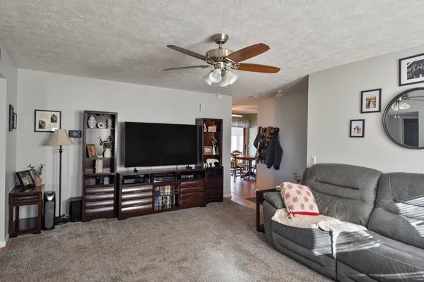 $184,900 | 1017 Florence Avenue, Chenoa, IL 61726