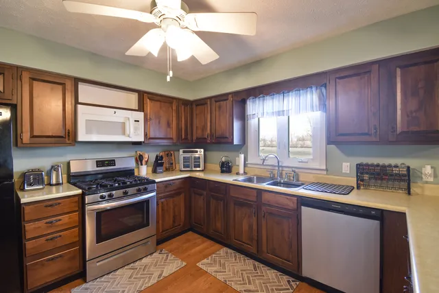 $184,900 | 1017 Florence Avenue, Chenoa, IL 61726