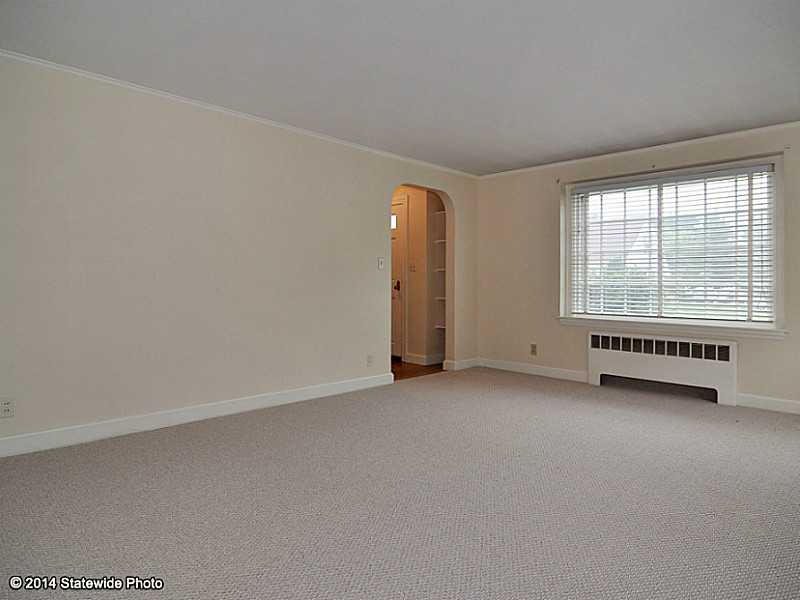 89 Kenyon Road Cranston, RI 02910 - Photo 6 of 25 Living Room.