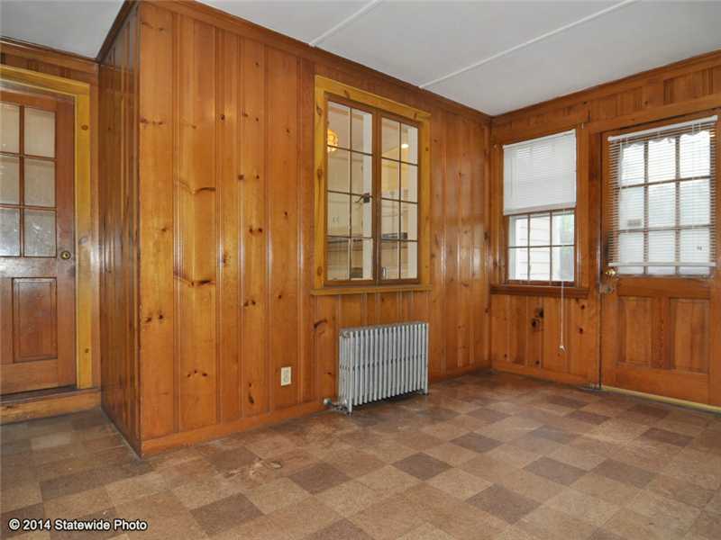 89 Kenyon Road Cranston, RI 02910 - Photo 7 of 25 Den/Family/Great Room.
