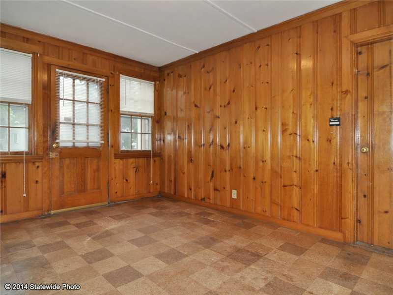 89 Kenyon Road Cranston, RI 02910 - Photo 9 of 25 Den/Family/Great Room.