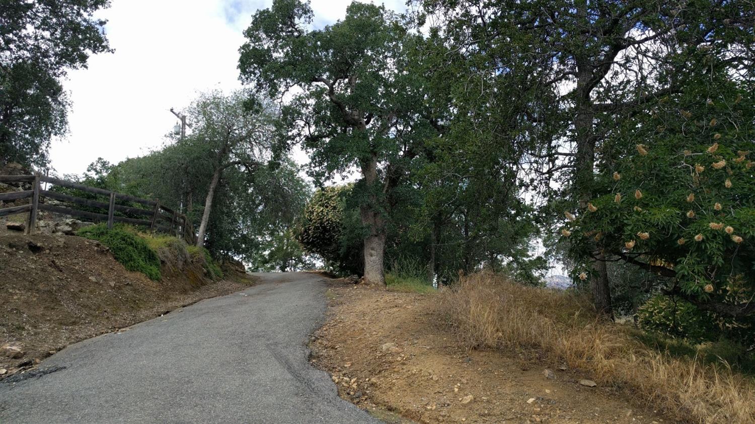 40837 Bear Creek Road Springville, CA 93265 - Photo 21 of 36 Driveway to upper pad is on the right