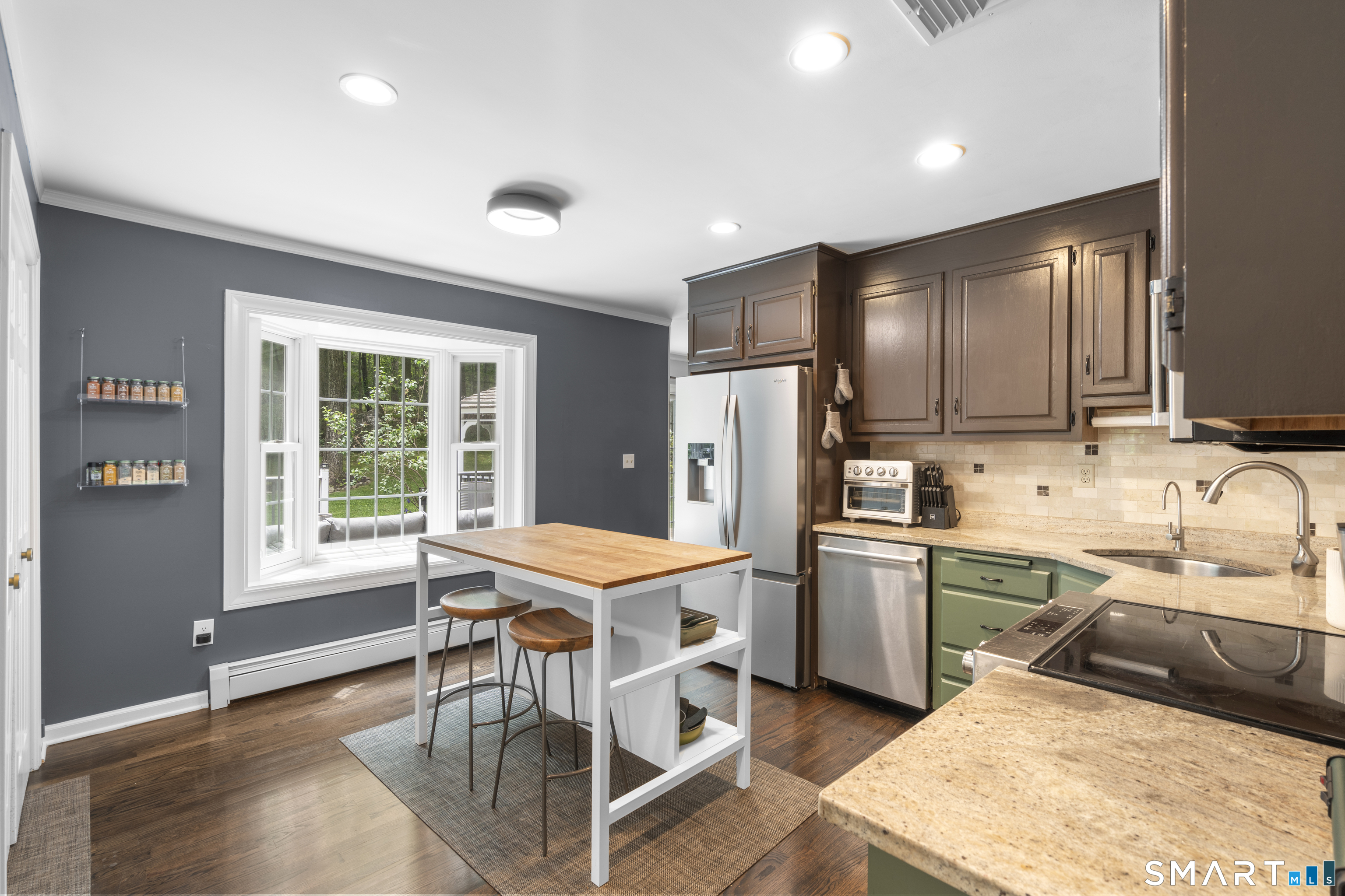 250 Thunder Lake Road Wilton, CT 06897 - Photo 3 of 40