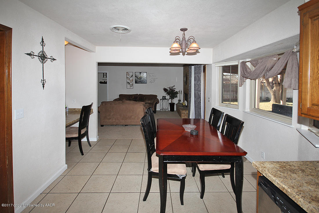 8124 Santa Fe Trail Amarillo, TX 79110 - Photo 12 of 29 Dining Area