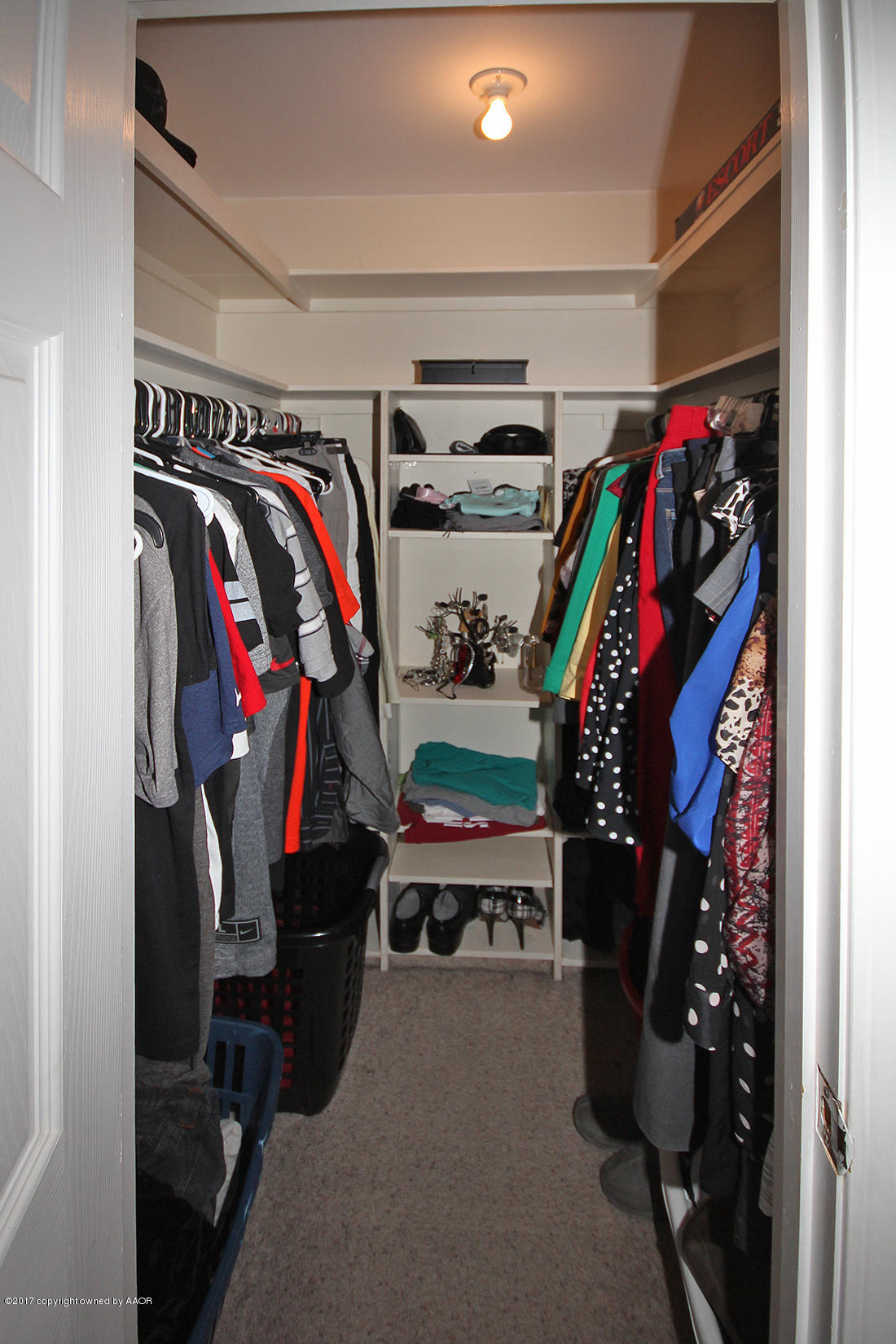 8124 Santa Fe Trail Amarillo, TX 79110 - Photo 17 of 29 Master Walk-In Closet