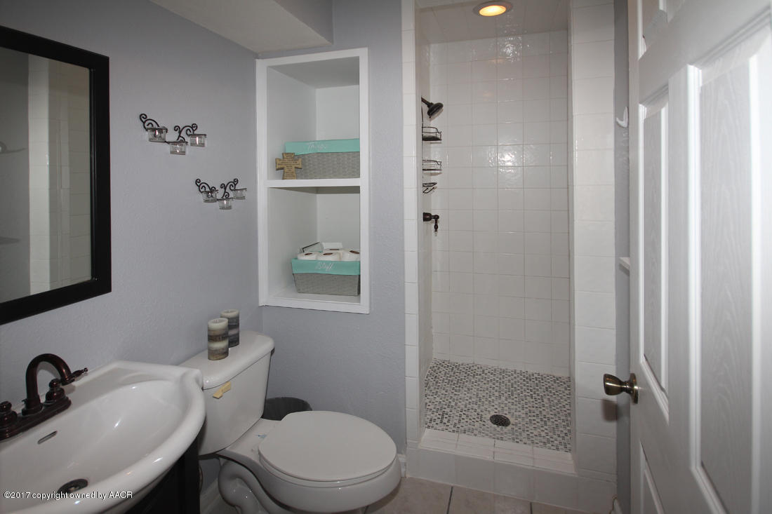 8124 Santa Fe Trail Amarillo, TX 79110 - Photo 19 of 29 Master Bath2