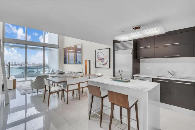 $1,450,000 | 900 Biscayne Boulevard, Unit 1707, Miami, FL 33132