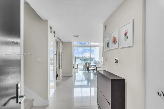 $1,450,000 | 900 Biscayne Boulevard, Unit 1707, Miami, FL 33132
