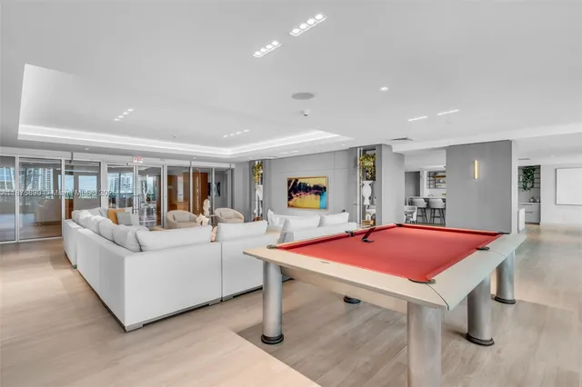 $1,450,000 | 900 Biscayne Boulevard, Unit 1707, Miami, FL 33132