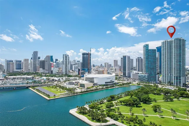 $1,450,000 | 900 Biscayne Boulevard, Unit 1707, Miami, FL 33132