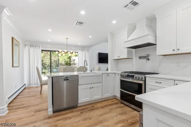 $900,000 | 1 Bentley Drive, Franklin Lakes, NJ 07417