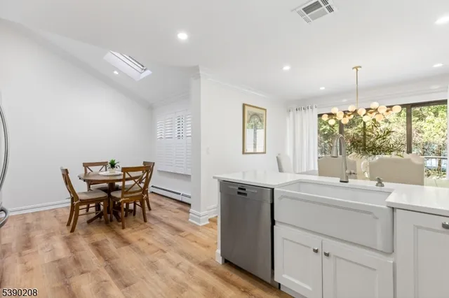 $900,000 | 1 Bentley Drive, Franklin Lakes, NJ 07417