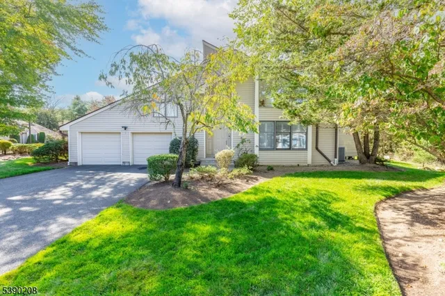 $900,000 | 1 Bentley Drive, Franklin Lakes, NJ 07417