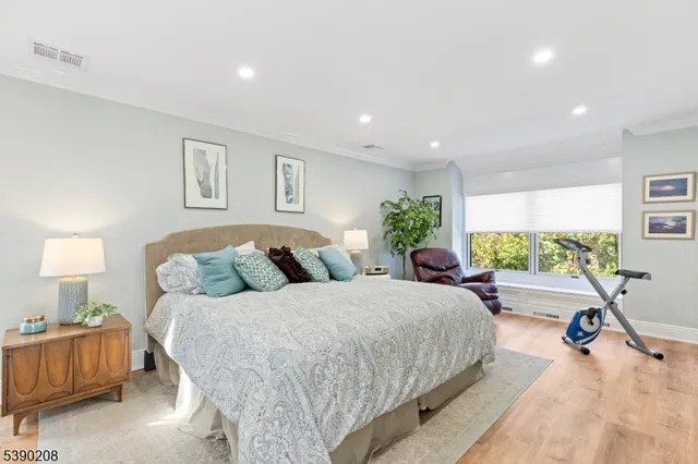 $900,000 | 1 Bentley Drive, Franklin Lakes, NJ 07417