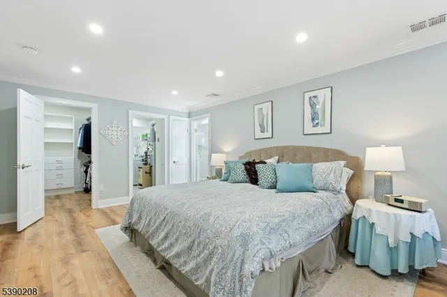 $900,000 | 1 Bentley Drive, Franklin Lakes, NJ 07417