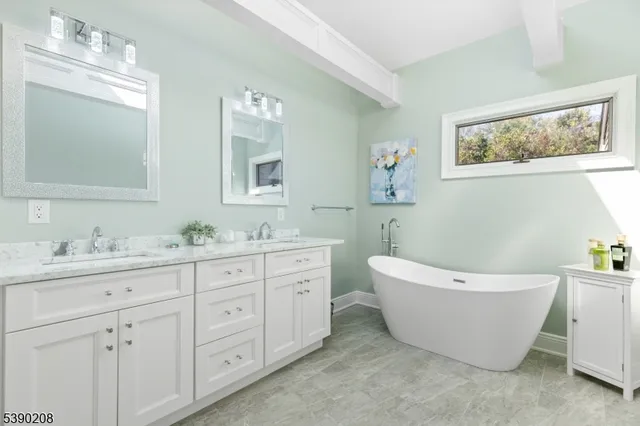 $900,000 | 1 Bentley Drive, Franklin Lakes, NJ 07417