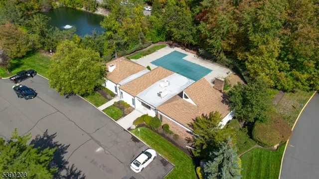 $900,000 | 1 Bentley Drive, Franklin Lakes, NJ 07417