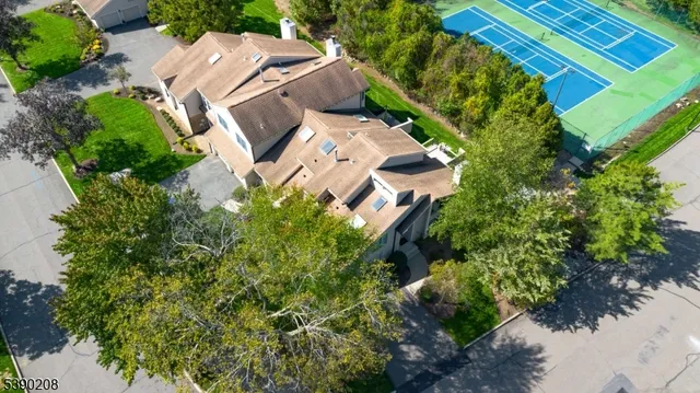 $900,000 | 1 Bentley Drive, Franklin Lakes, NJ 07417