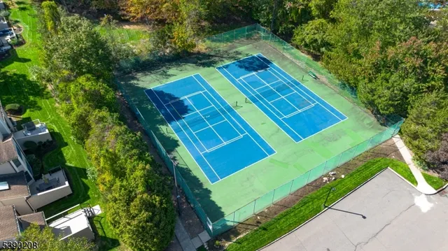 $900,000 | 1 Bentley Drive, Franklin Lakes, NJ 07417