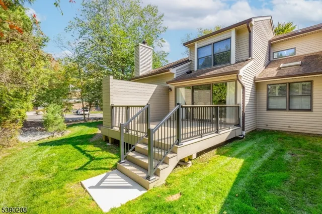 $900,000 | 1 Bentley Drive, Franklin Lakes, NJ 07417