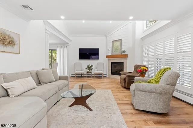 $900,000 | 1 Bentley Drive, Franklin Lakes, NJ 07417