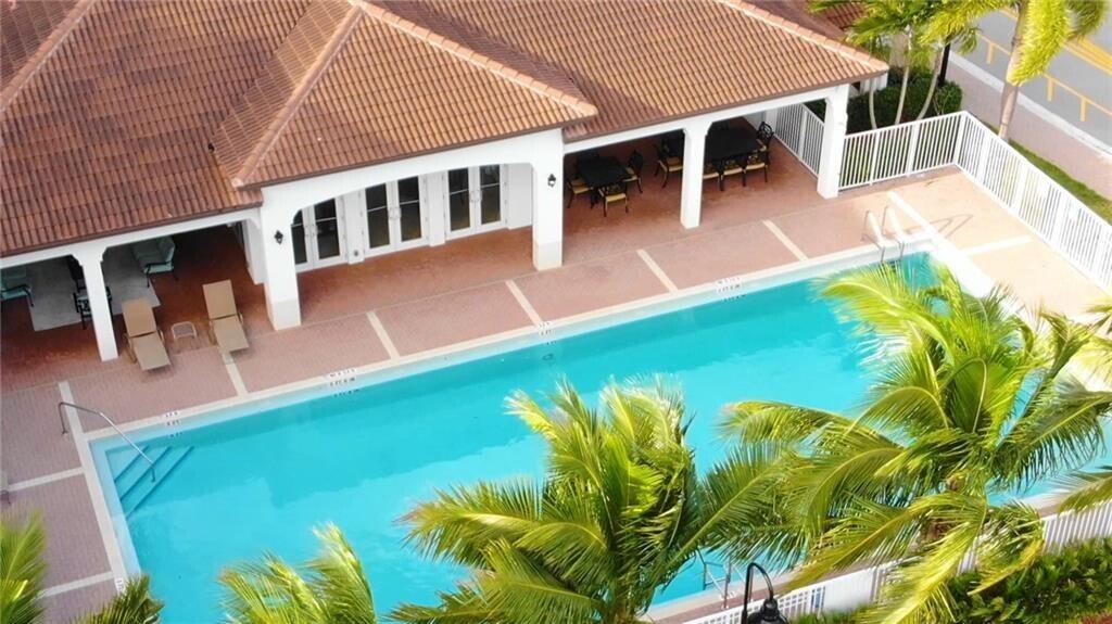 2667 Southwest 118 Road Miramar, FL 33025 - Photo 25 of 30 Clubhouse Pool