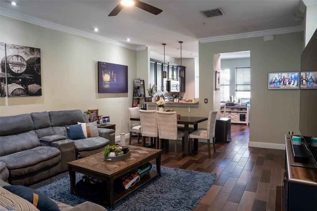 2667 Southwest 118 Road Miramar, FL 33025 - Photo 4 of 30 Uploaded Pic 6