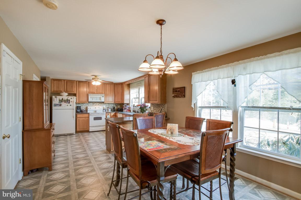 4392 Dumfries Road Catlett, VA 20119 - Photo 3 of 30 Kitchen