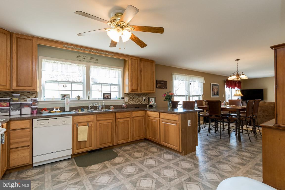 4392 Dumfries Road Catlett, VA 20119 - Photo 4 of 30 Kitchen