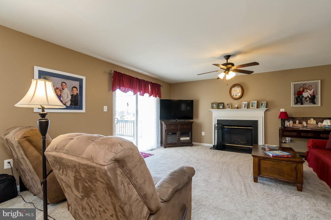 4392 Dumfries Road Catlett, VA 20119 - Photo 7 of 30 Living Room