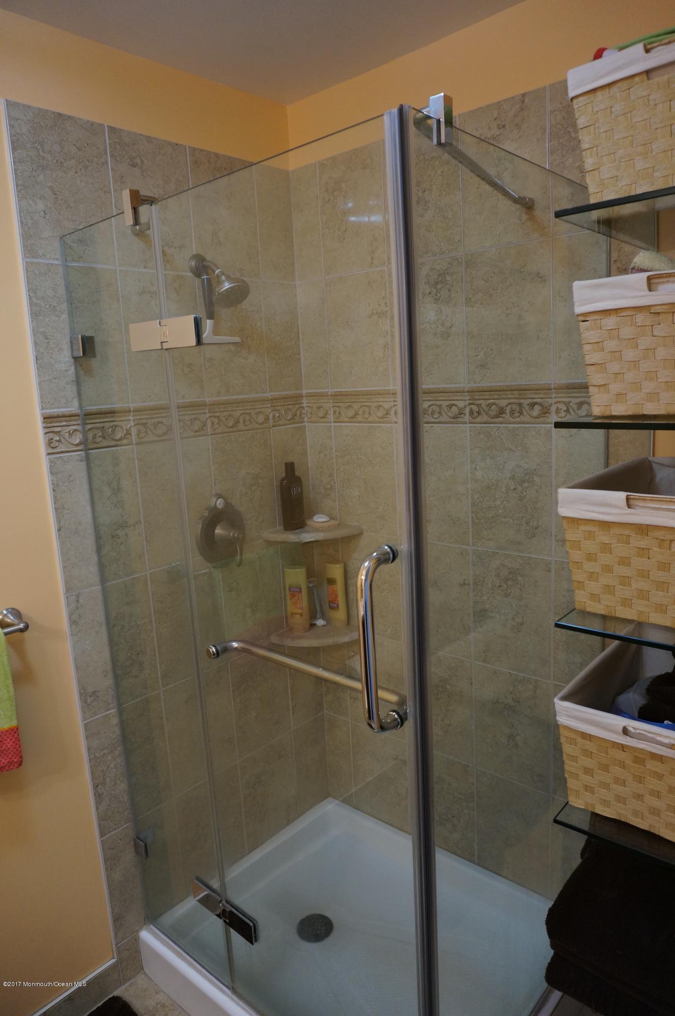 540 Somerville Road Bridgewater, NJ 08807 - Photo 15 of 22 main bath 2