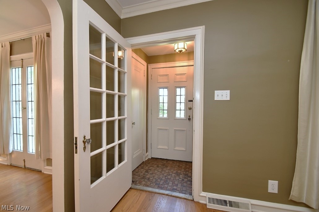 3598 Northcliffe Road University Heights, OH 44118 - Photo 2 of 35