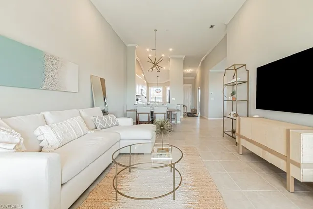 $4,000 | 9402 Pocida Court, Unit 201, Naples, FL 34119