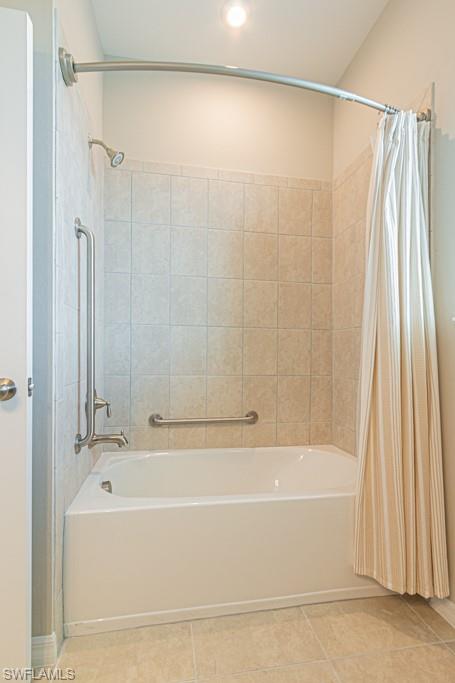 9402 Pocida Court, Unit 201 Naples, FL 34119 - Photo 7 of 27