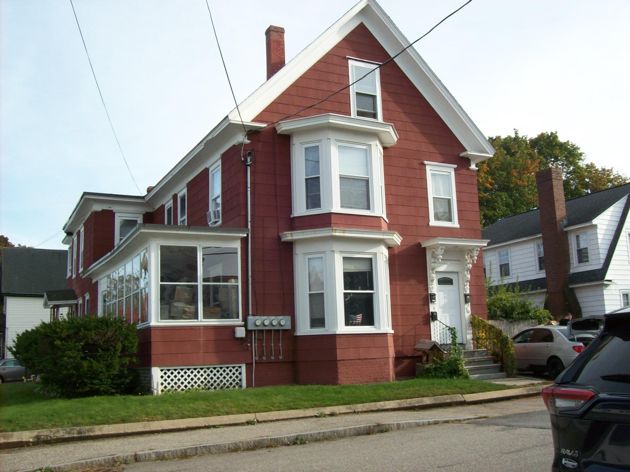 40 Chestnut Street Rochester, NH 03867 - Photo 1 of 8