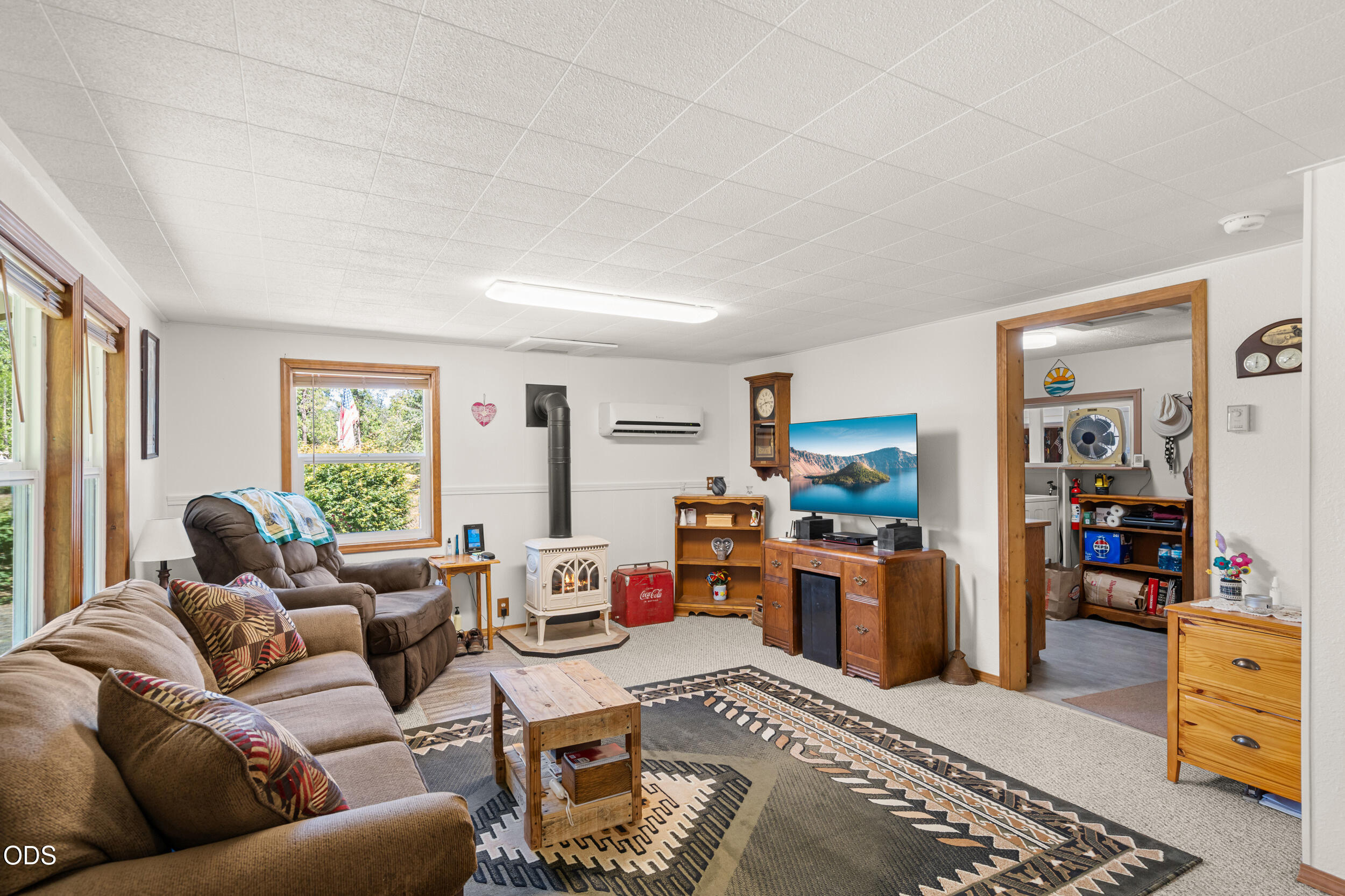 4551 Holland Loop Road Cave Junction, OR 97523 - Photo 5 of 41