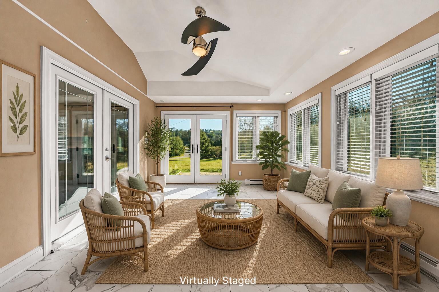4530 Colonial Pl Drive Roanoke, VA 24018 - Photo 5 of 38 Sunroom - Virtual Staged