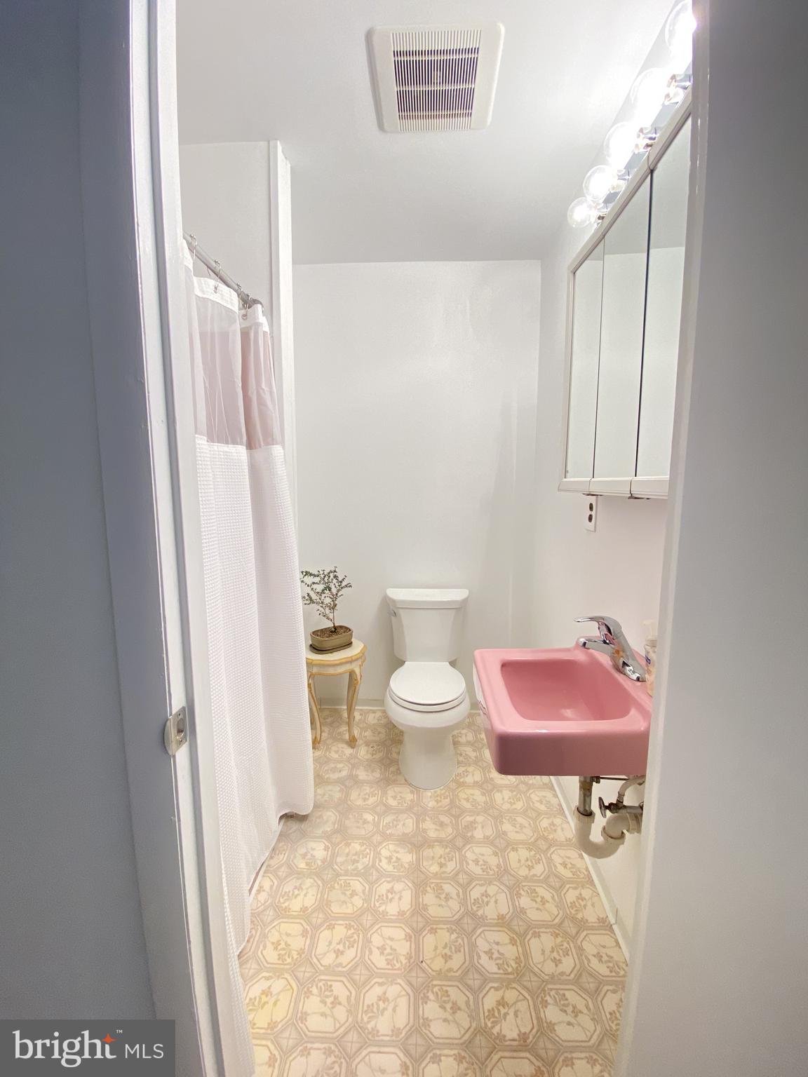 44 Rankin Road Newark, DE 19711 - Photo 22 of 23 MASTER BATHROOM