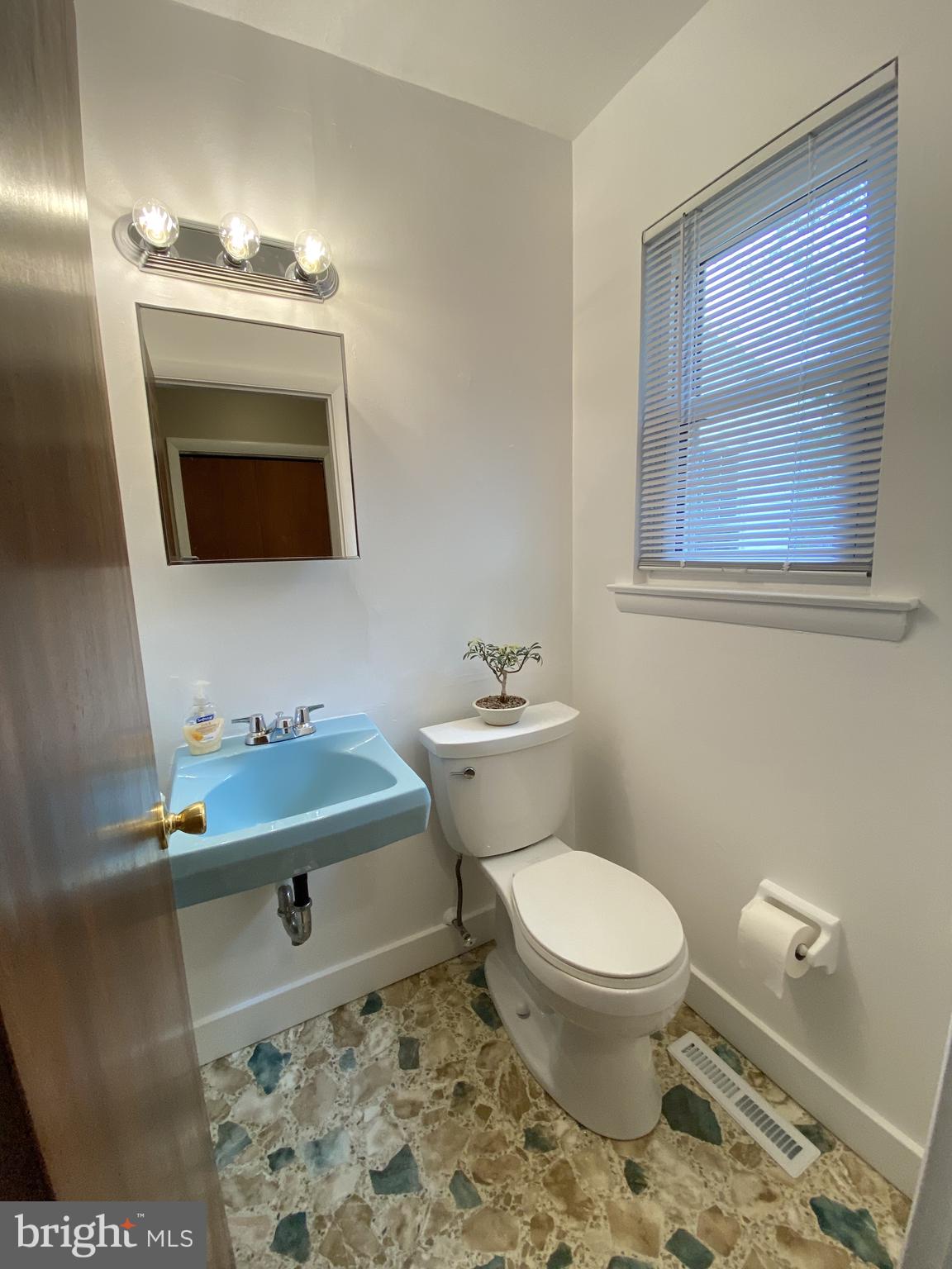 44 Rankin Road Newark, DE 19711 - Photo 23 of 23 DOWNSTAIRS HALF BATHROOM