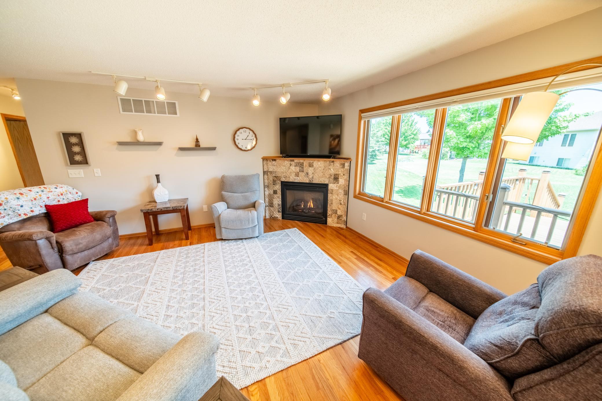 546 Lake Crest Lane Northwest Rochester, MN 55901 - Photo 5 of 54