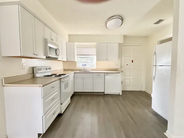 $1,500 | 3715 Bluff Lane, Unit B, St. Augustine, FL 32086